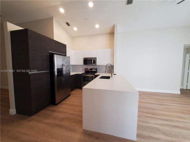  3 BR,  2.00 BTH &nbsp; style home in Weston