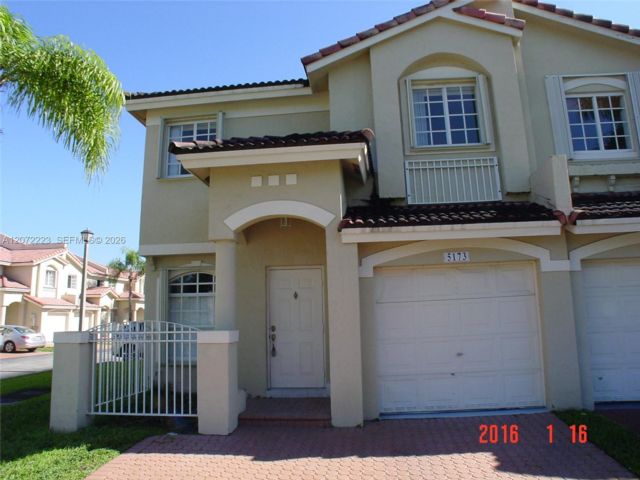  4 BR,  2.50 BTH &nbsp; style home in Medley