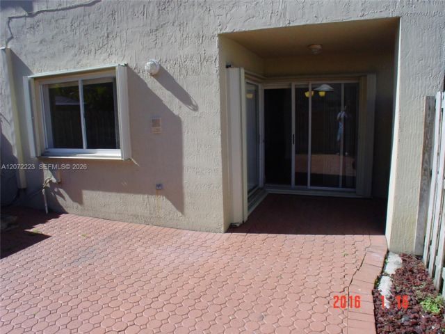 [PHOTO]