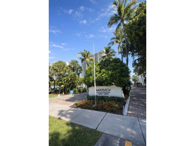  3 BR,  3.00 BTH &nbsp; style home in Aventura