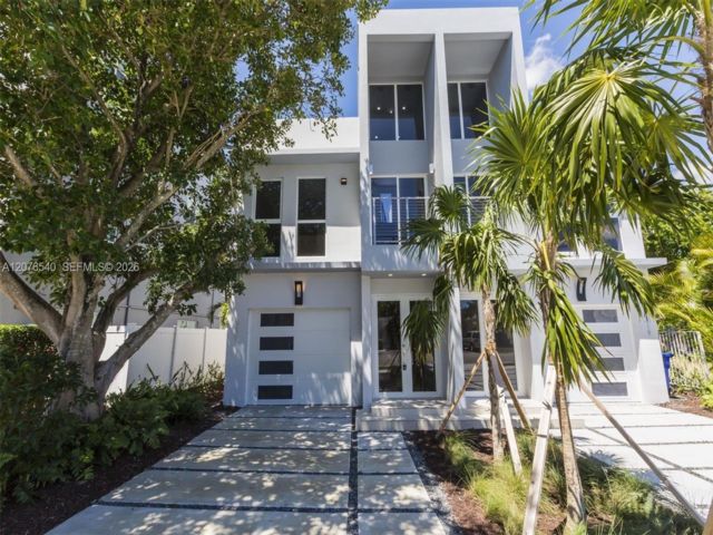  3 BR,  4.00 BTH &nbsp; style home in Fort Lauderdale