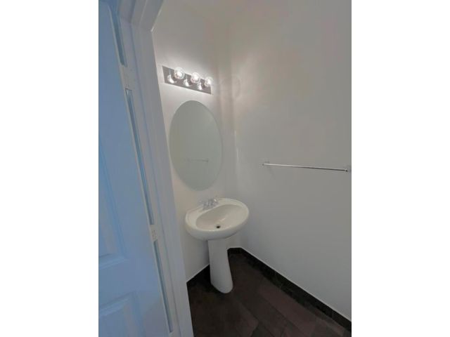 [PHOTO]
