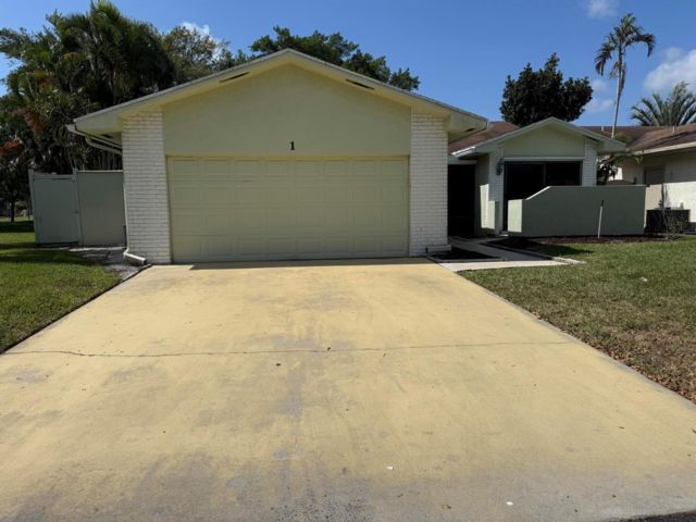  4 BR,  2.00 BTH &nbsp; style home in Boynton Beach