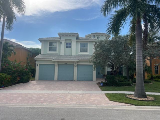  6 BR,  6.50 BTH &nbsp; style home in Wellington