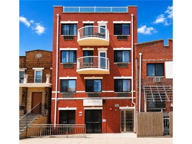 17 BR,  0.00 BTH &nbsp;Multi-family style home in Corona