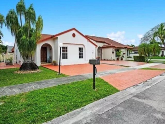  3 BR,  2.00 BTH &nbsp;European style home in Miami