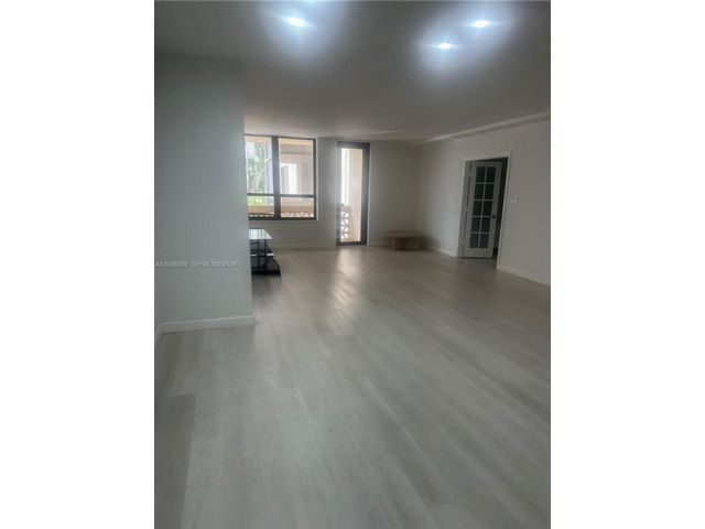  2 BR,  2.00 BTH &nbsp; style home in Bal Harbour