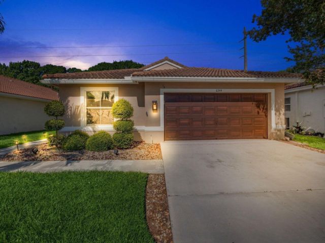  3 BR,  2.00 BTH &nbsp; style home in Lake Worth