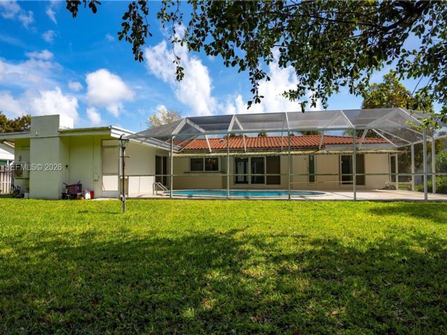 [PHOTO]