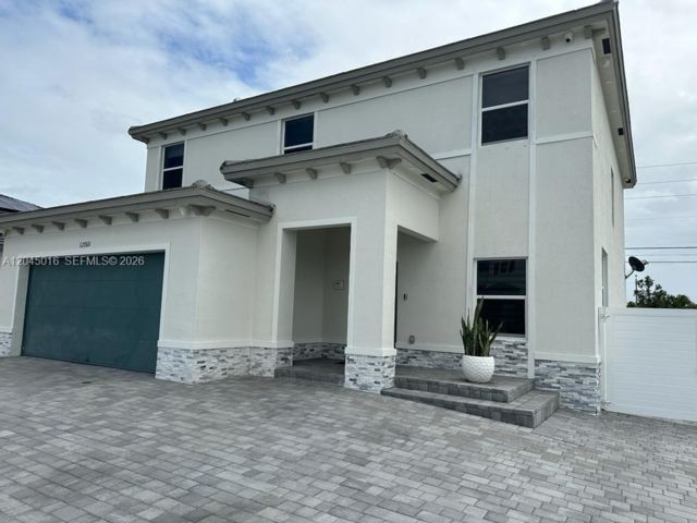  5 BR,  3.00 BTH &nbsp; style home in Miami