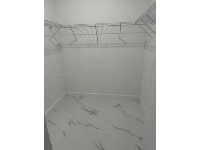 [PHOTO]