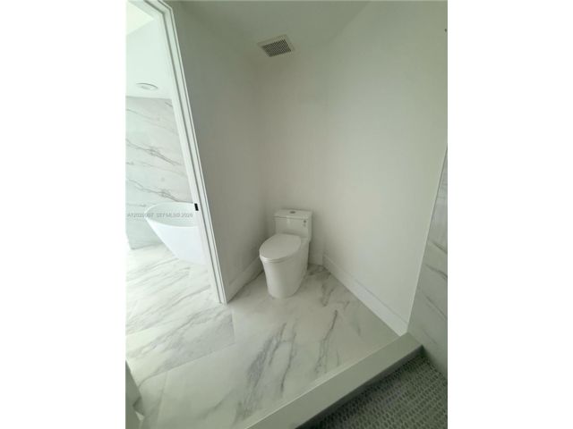  2 BR,  2.00 BTH &nbsp; style home in Aventura