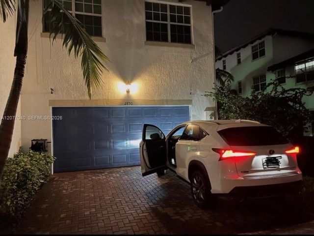  3 BR,  2.50 BTH &nbsp;Townhouse style home in Miramar