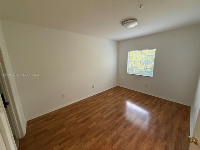 [PHOTO]