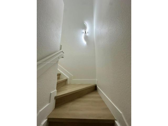 [PHOTO]