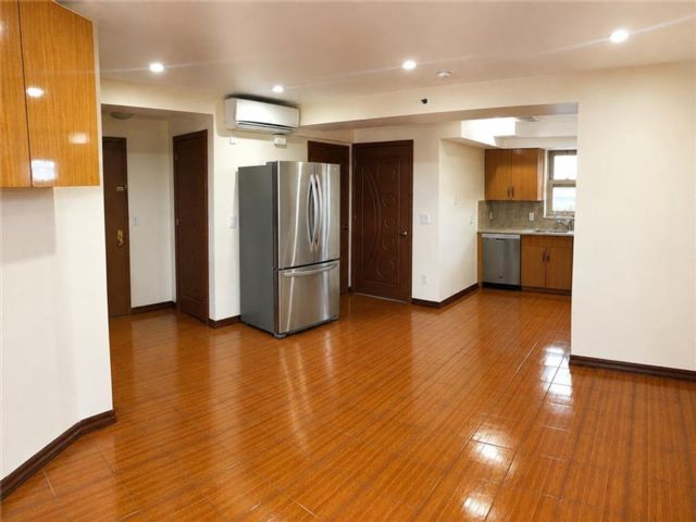  2 BR,  2.00 BTH &nbsp;Condominium style home in Midwood