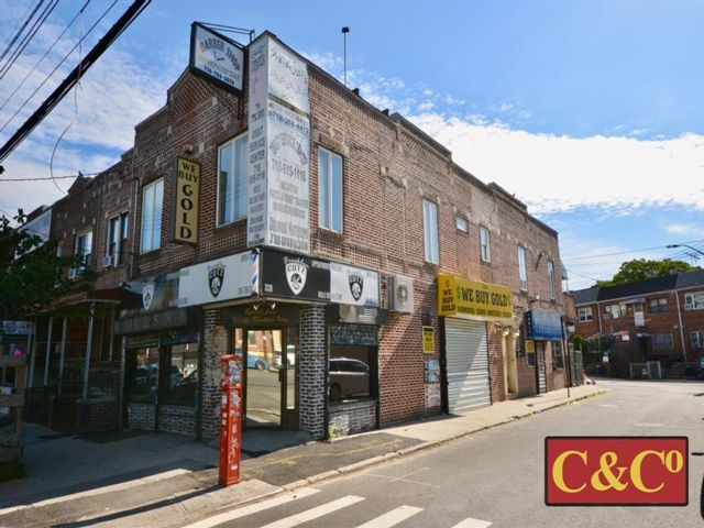 Studio,  0.00 BTH &nbsp;Mixed use style home in Brighton Beach
