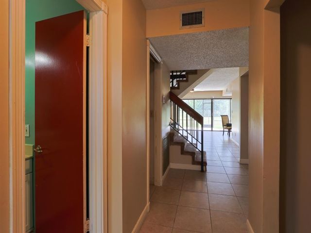  3 BR,  2.50 BTH &nbsp;Townhouse style home in Sunrise