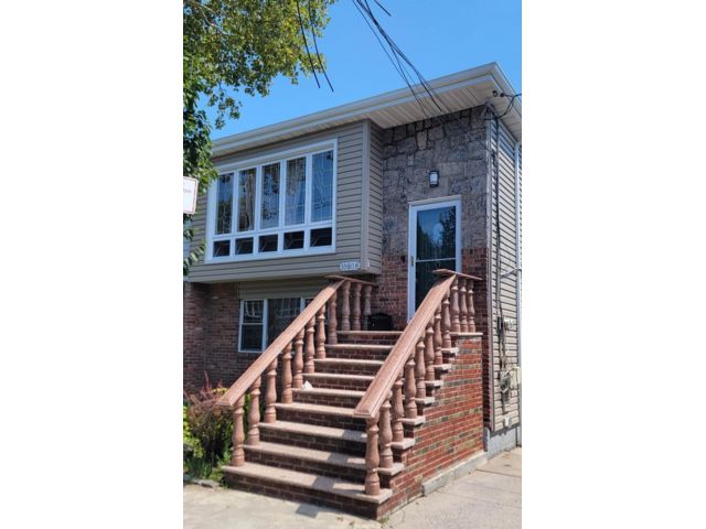  5 BR,  3.00 BTH &nbsp;Duplex style home in Canarsie