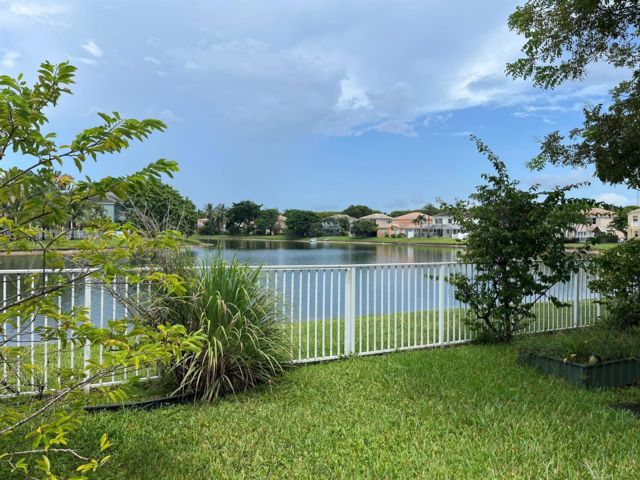 [Wellington Real Estate, listing number 3348330]