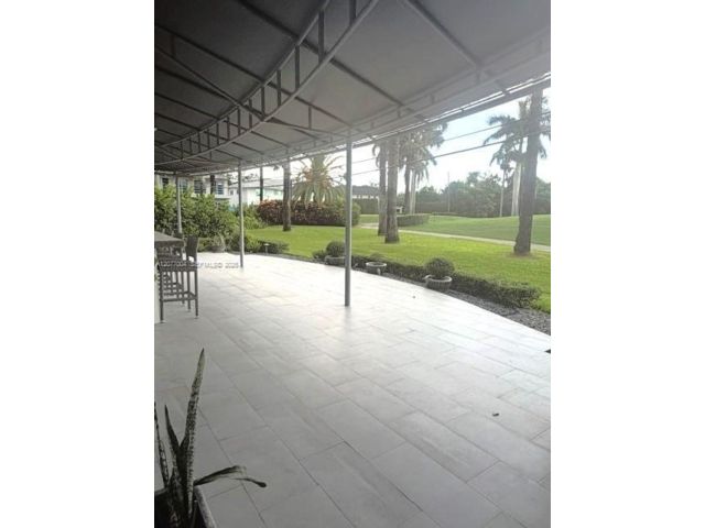 [PHOTO]
