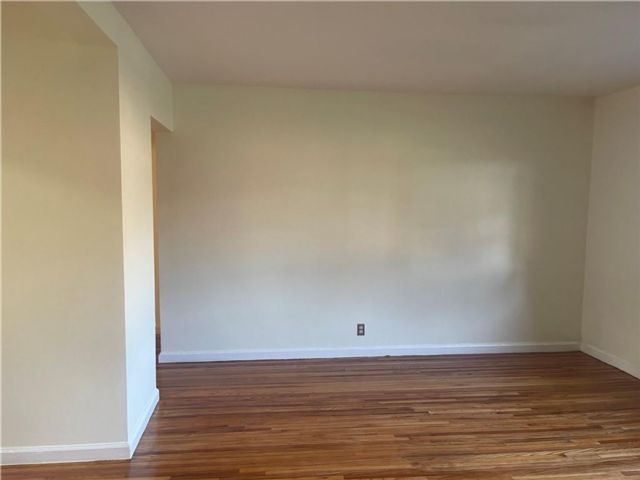  2 BR,  1.00 BTH &nbsp;Co-op style home in North Valley Stream