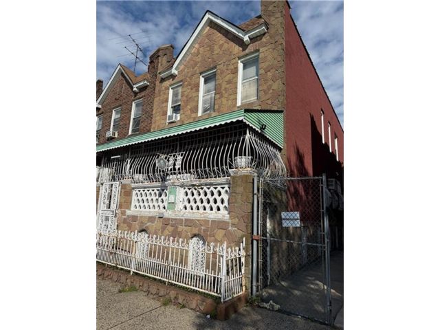 Studio,  3.00 BTH &nbsp;Multi-family style home in East New York
