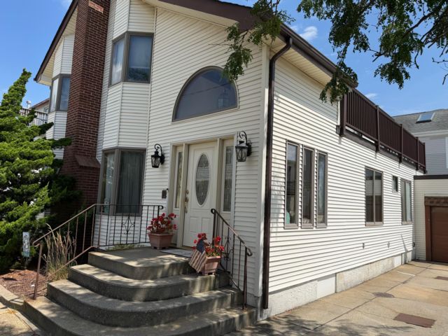  4 BR,  3.00 BTH &nbsp;Traditional style home in Point Lookout