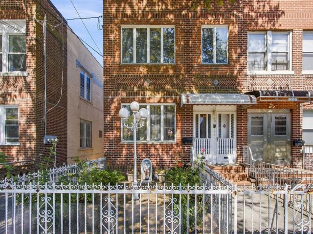 Studio,  0.00 BTH &nbsp;Multi-family style home in Bath Beach
