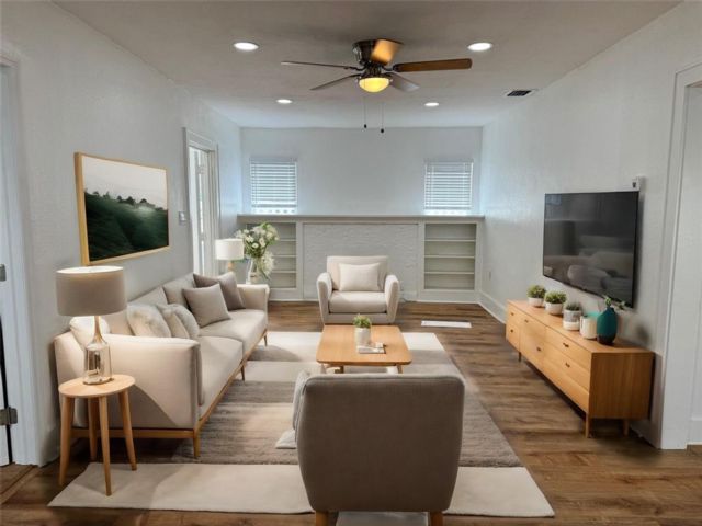 [Hollywood Real Estate, listing number 3348410]