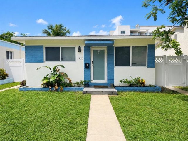 [Hollywood Real Estate, listing number 3348413]