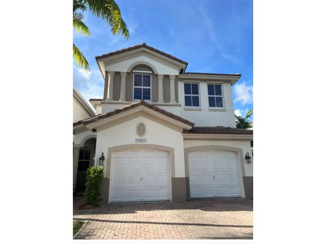  4 BR,  2.50 BTH &nbsp; style home in Medley