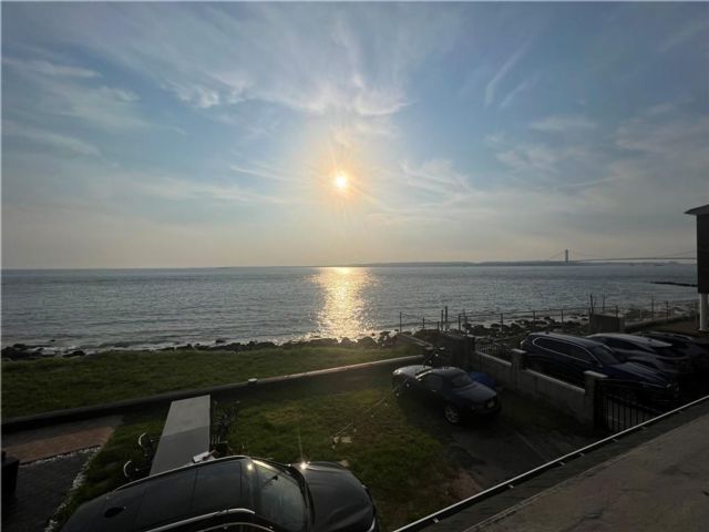 Studio,  0.00 BTH &nbsp;Multi-family style home in Seagate