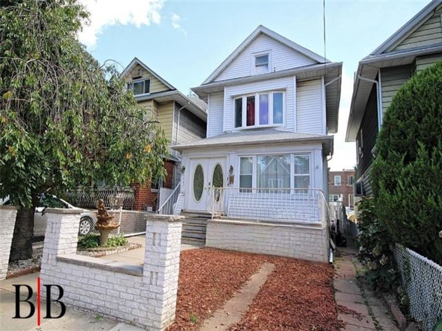  4 BR,  4.00 BTH &nbsp;Single family style home in Flatlands