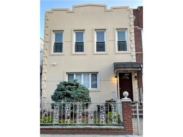 Studio,  0.00 BTH &nbsp;Multi-family style home in Bensonhurst