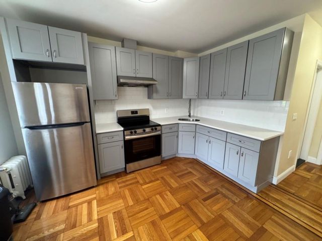  1 BR,  1.00 BTH &nbsp;Multi-family style home in Bay Ridge