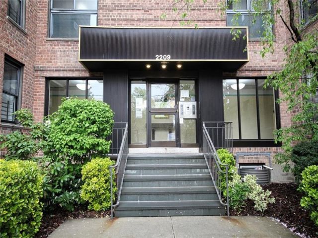  2 BR,  1.00 BTH &nbsp;Co-op style home in Sheepshead Bay