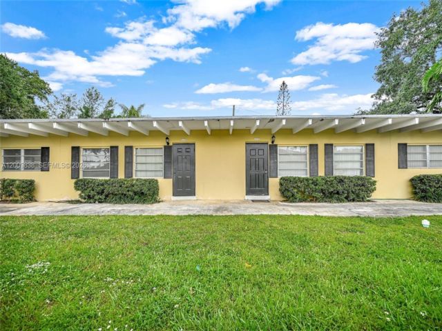  3 BR,  2.00 BTH &nbsp; style home in Miami