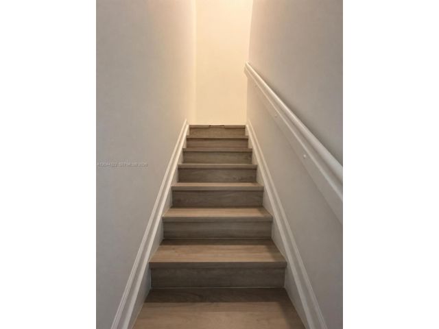 [PHOTO]