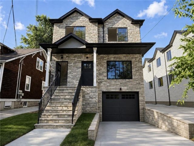 Studio,  5.00 BTH &nbsp;Multi-family style home in Dongan Hills-above Hylan