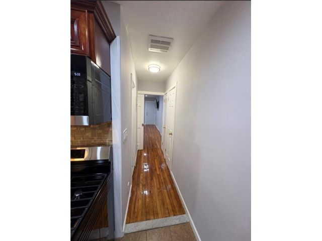  1 BR,  1.00 BTH &nbsp;Multi-family style home in Canarsie