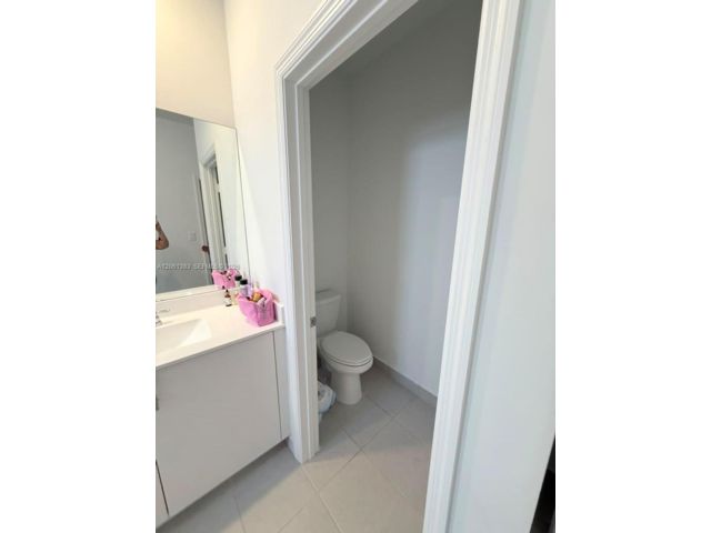 [PHOTO]