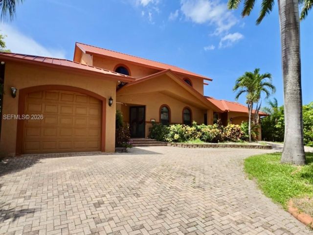  3 BR,  3.00 BTH &nbsp; style home in Hollywood