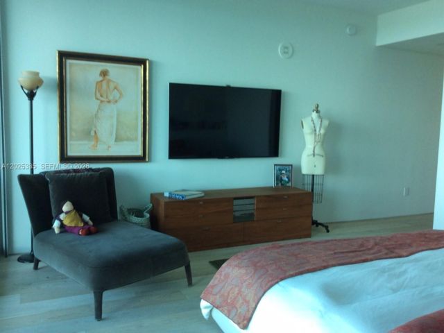 [PHOTO]