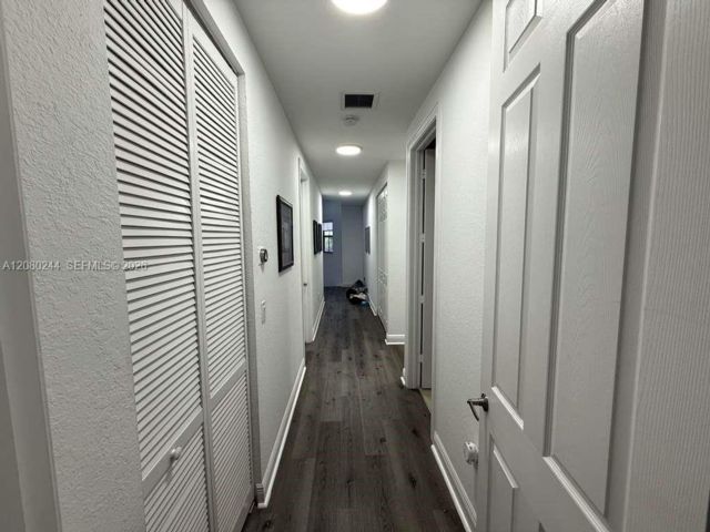 [PHOTO]