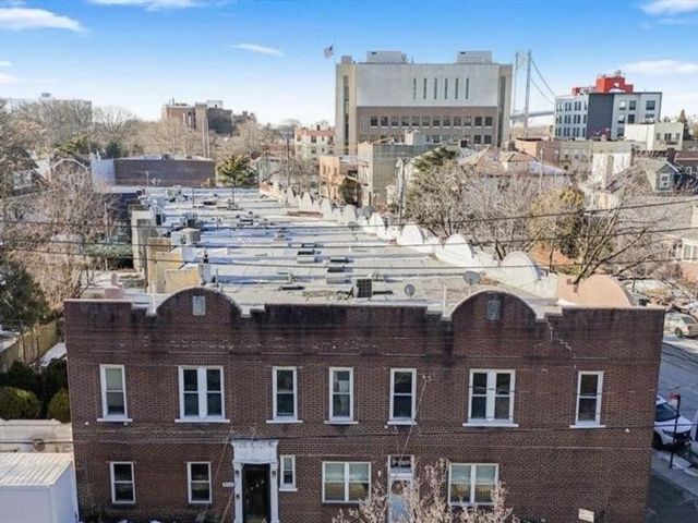 Studio,  0.00 BTH &nbsp;Multi-family style home in Dyker Heights