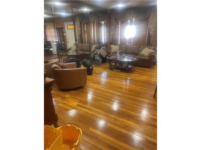 [PHOTO]