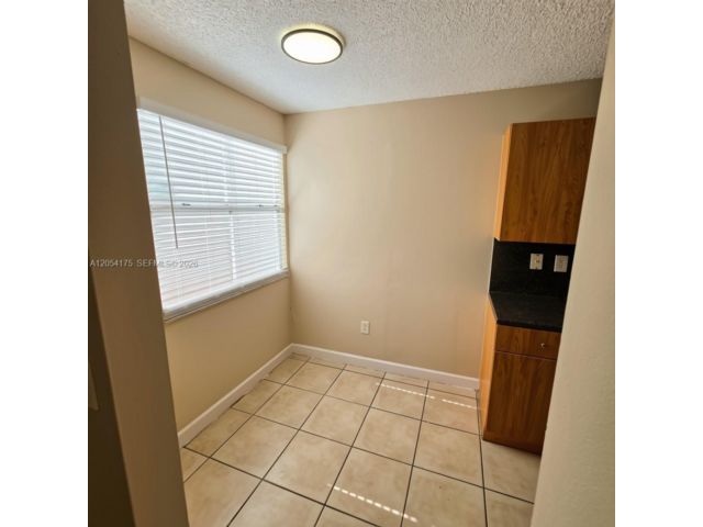 2 BR,  2.00 BTH &nbsp;Condo style home in Medley