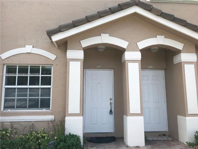  3 BR,  2.50 BTH &nbsp;Townhouse style home in Medley