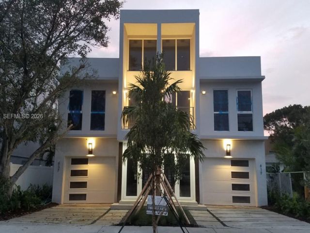  3 BR,  4.00 BTH &nbsp;Townhouse style home in Fort Lauderdale